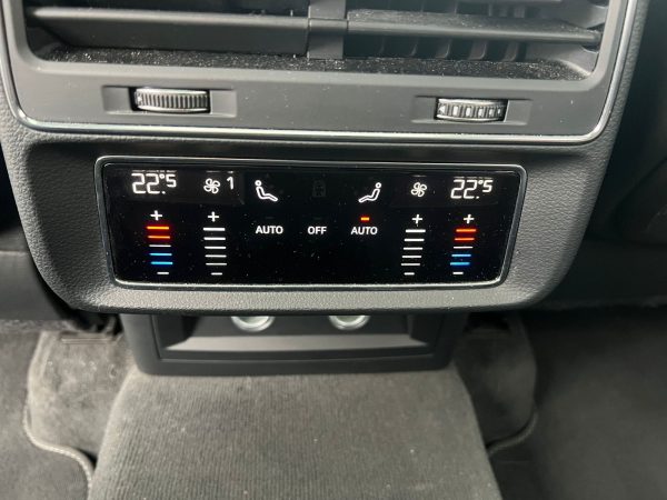 Audi Q8 50TDI 3.0 Quattro Mild Hybrid 2019 S-LINE - Image 8