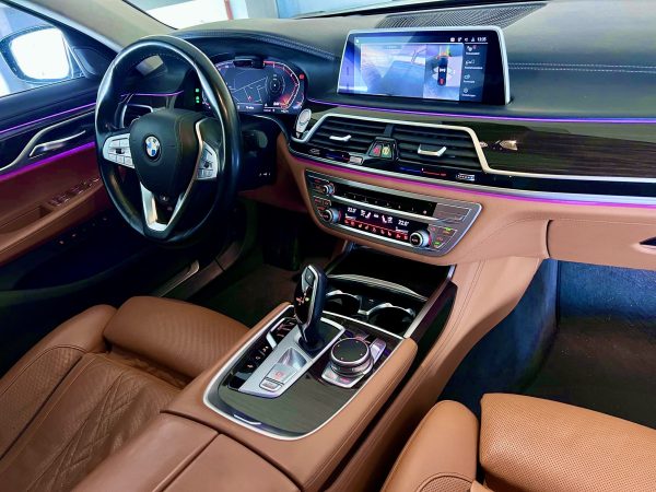 BMW Seria 7 750Li xDrive 530CP 2020 - Image 4