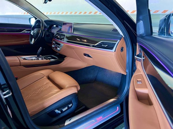 BMW Seria 7 750Li xDrive 530CP 2020 - Image 6