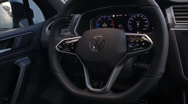 Volkswagen Tiguan 2.0 TDI 200CP R-Line 2021 + €2500 POCKET MONEY - Image 11