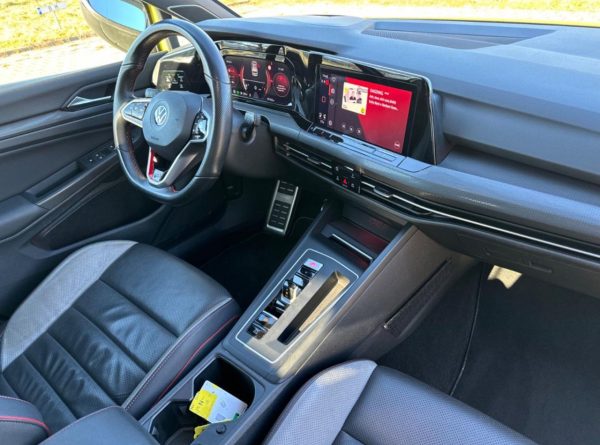 Volkswagen Golf 8 2.0 TSI DSG R-LINE 300CP 2022 - Image 8