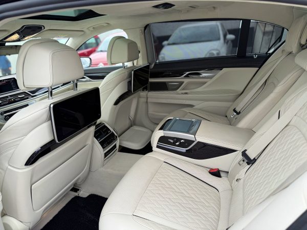 BMW Seria 7 750Li xDrive 530CP 2020 - Image 2