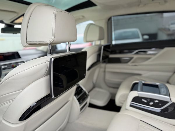 BMW Seria 7 750Li xDrive 530CP 2020 - Image 13