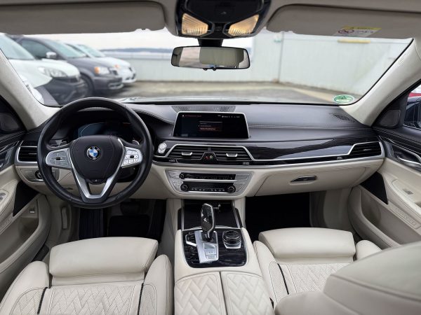 BMW Seria 7 750Li xDrive 530CP 2020 - Image 16