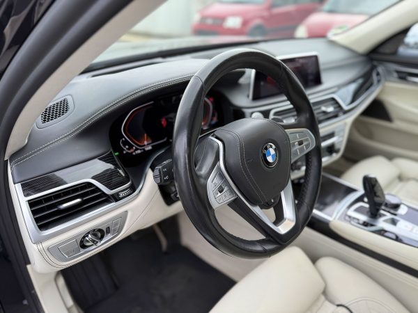 BMW Seria 7 750Li xDrive 530CP 2020 - Image 20