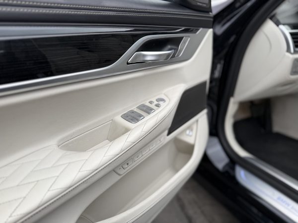 BMW Seria 7 750Li xDrive 530CP 2020 - Image 21