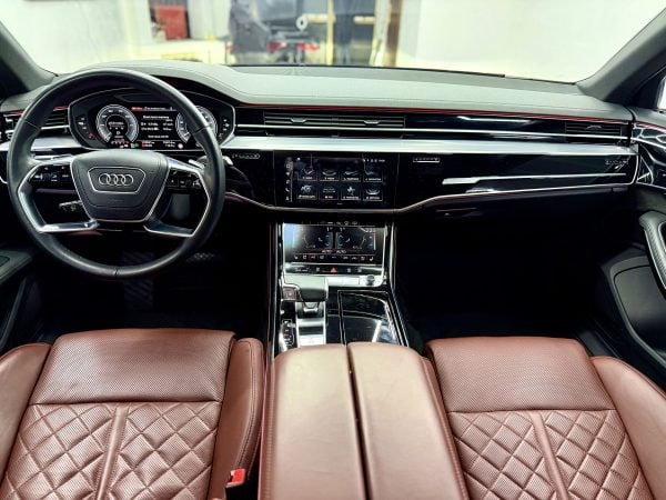 Audi A8L 3.0 60 TFSI E Quattro 449CP 2022 - Image 15