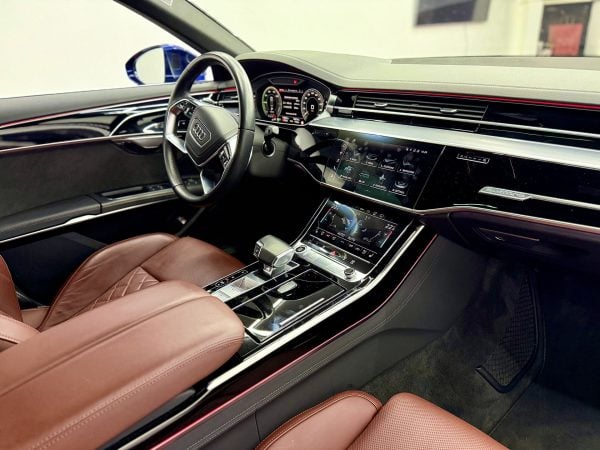 Audi A8L 3.0 60 TFSI E Quattro 449CP 2022 - Image 12