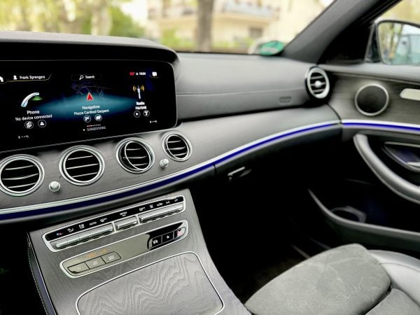 Mercedes-Benz E Class 300 de 4MATIC Plug-in Hybrid AMG Line 306CP 2022 - Image 13