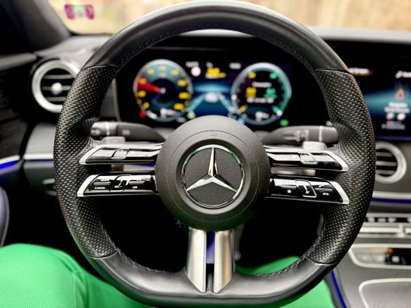 Mercedes-Benz E Class 300 de 4MATIC Plug-in Hybrid AMG Line 306CP 2022 - Image 14
