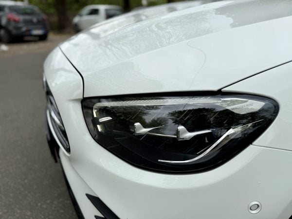 Mercedes-Benz E Class 300 de 4MATIC Plug-in Hybrid AMG Line 306CP 2022 - Image 16