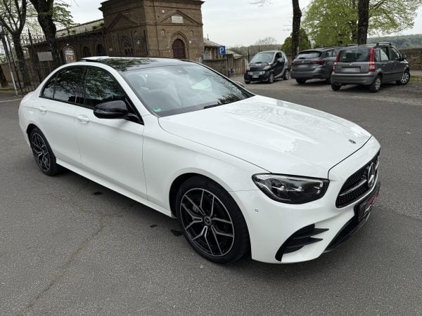 Mercedes-Benz E Class 300 de 4MATIC Plug-in Hybrid AMG Line 306CP 2022 - Image 6