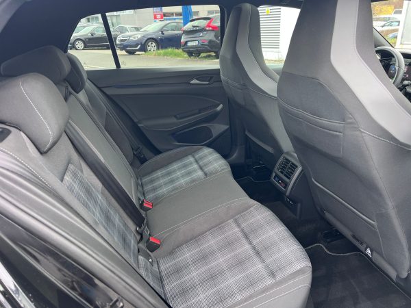 Volkswagen Golf 8 GTD 2.0 TDI DSG 200CP 2022 - Image 11