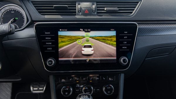Skoda Superb Sportline iV 218CP 2021 - Image 19
