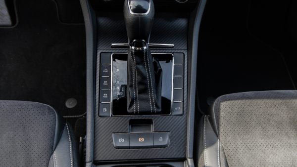 Skoda Superb Sportline iV 218CP 2021 - Image 20