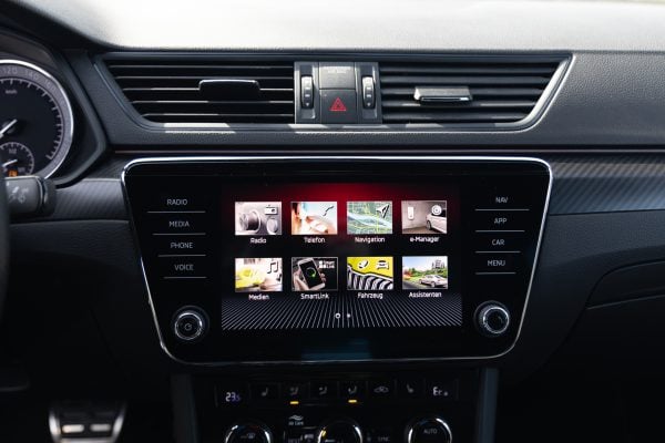 Skoda Superb Sportline iV 218CP 2021 - Image 25