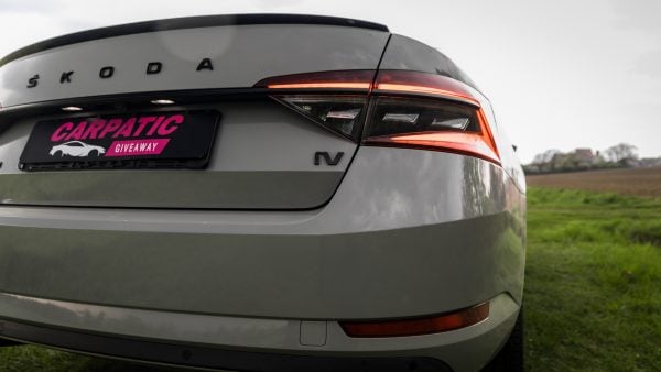 Skoda Superb Sportline iV 218CP 2021 - Image 6