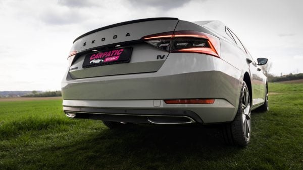 Skoda Superb Sportline iV 218CP 2021 - Image 7