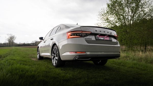 Skoda Superb Sportline iV 218CP 2021 - Image 8