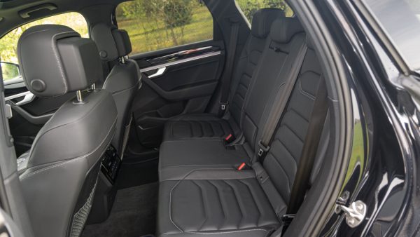 Volkswagen Touareg 3.0 TSI V6 eHybrid R 4Motion 462CP 2021 + €2500 POCKET MONEY - Image 31