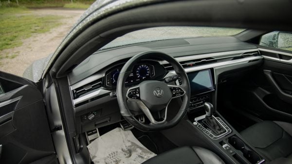 Volkswagen ARTEON R-Line 2023 - Image 14