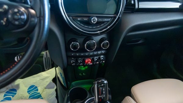 AUDI SQ8 2021 & Mini Cooper 2019 & £5000 CASH - Image 31