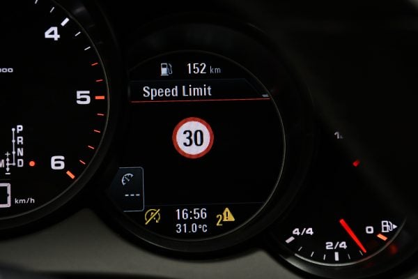 Porsche Cayenne 3.0L 262CP 2017 + €1000 POCKET MONEY - Image 24
