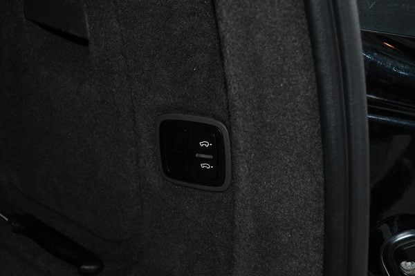 Porsche Cayenne 3.0L 262CP 2017 + €1000 POCKET MONEY - Image 28