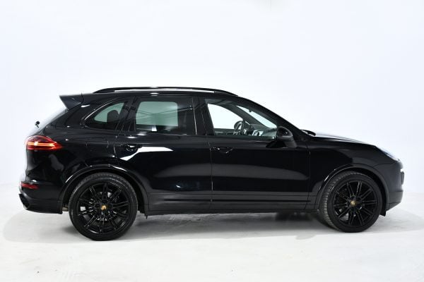 Porsche Cayenne 3.0L 262CP 2017 + €1000 POCKET MONEY - Image 8