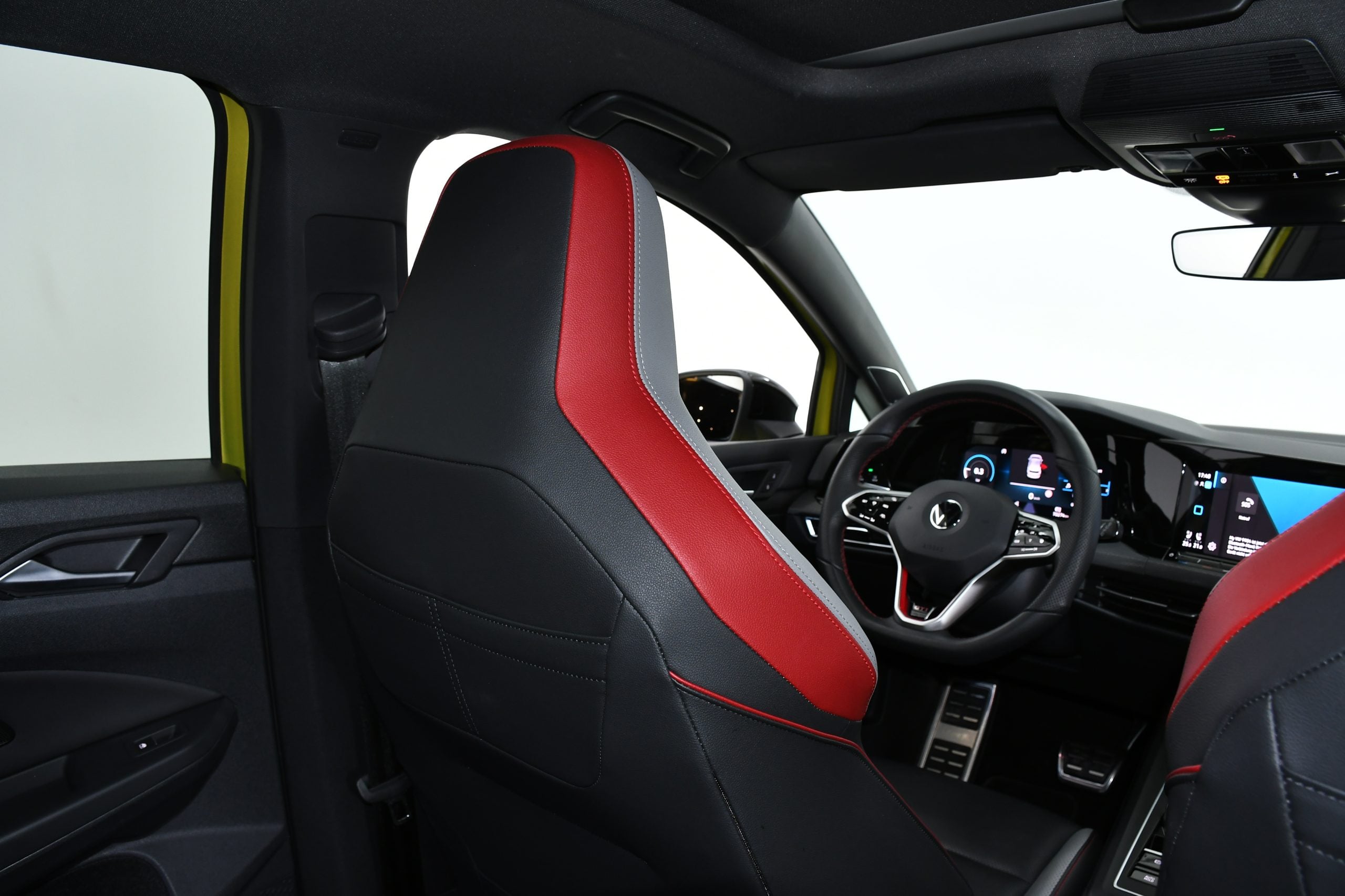 VW GOLF 8 GTI (300 HP) 2022 + €1000 POCKET MONEY - Image 14