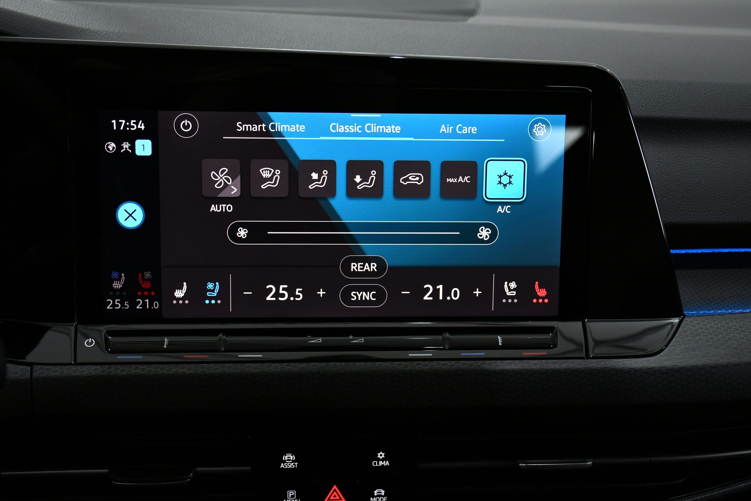 VW GOLF 8 GTI (300 HP) 2022 + €1000 POCKET MONEY - Image 17