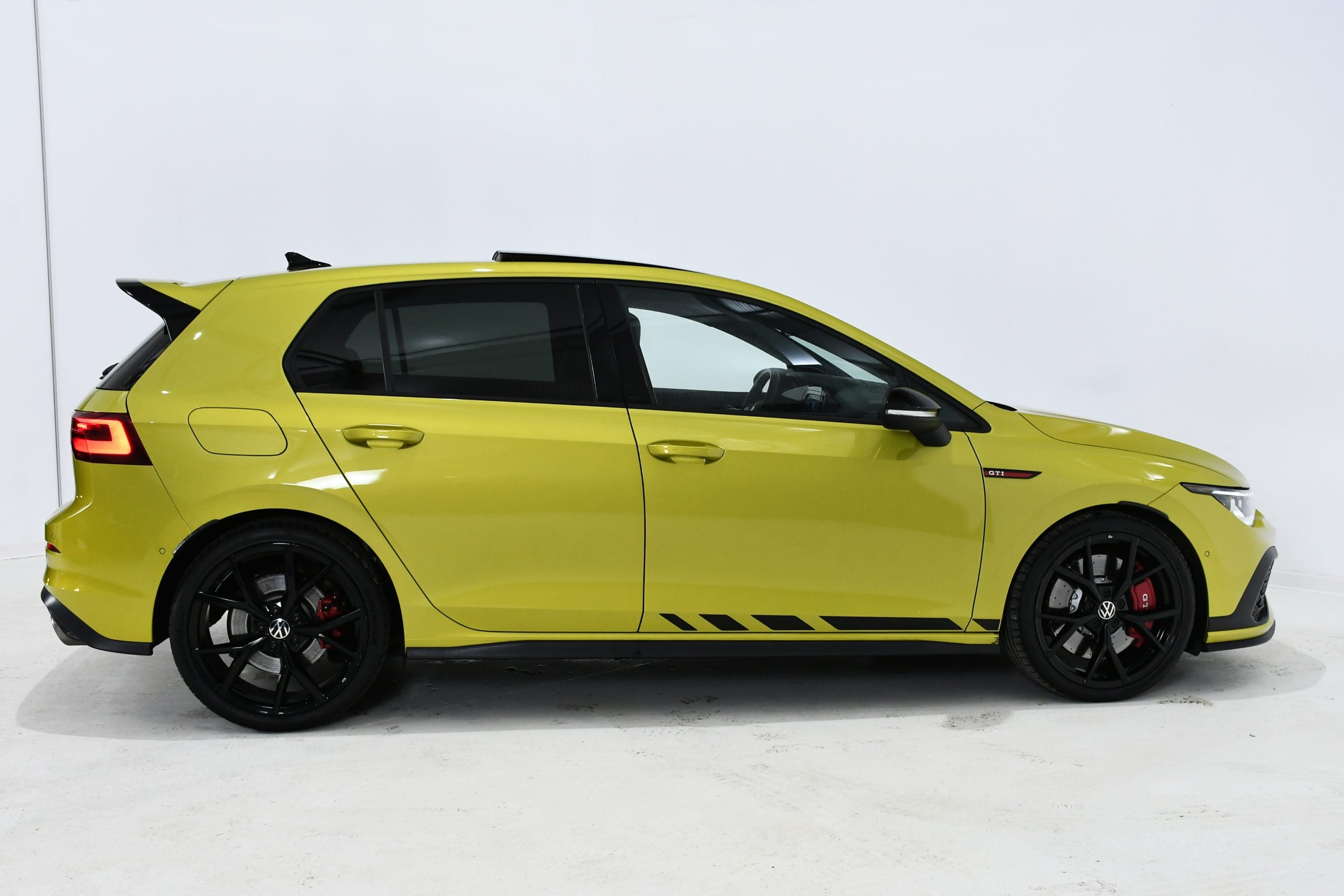 VW GOLF 8 GTI (300 HP) 2022 + €1000 POCKET MONEY - Image 7